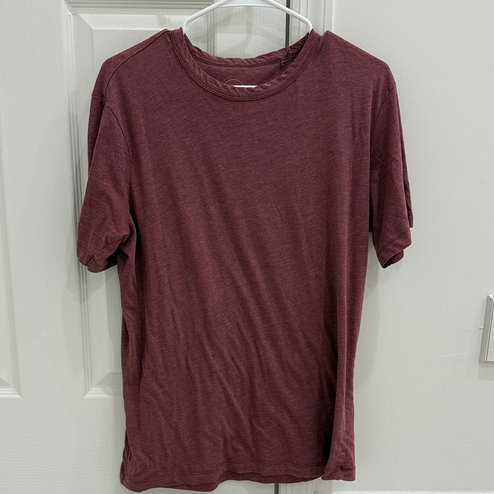 Mango Men's Burgundy Short Sleeve Tee. Size M